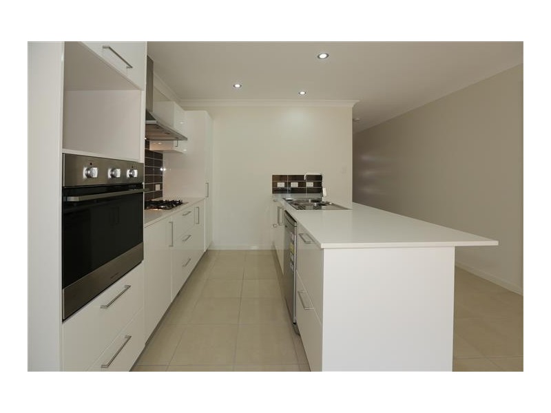 2/20 Harmony Dve., Hill Close,, Clinton QLD 4680