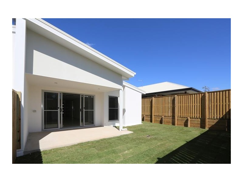 2/20 Harmony Dve., Hill Close,, Clinton QLD 4680