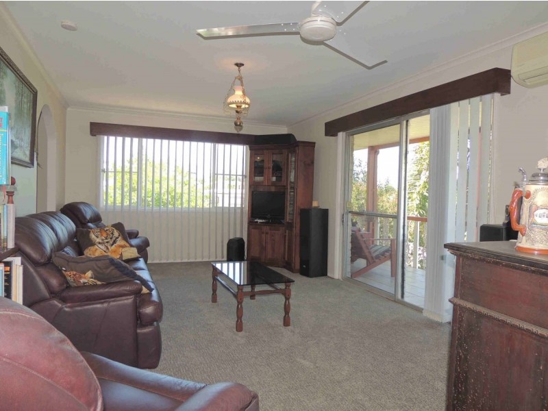 3 Bembooka Close, Glen Eden QLD 4680