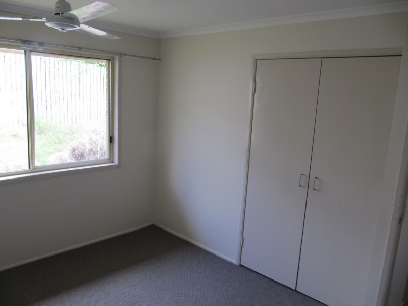 4 Tinaroo Crt., Clinton QLD 4680