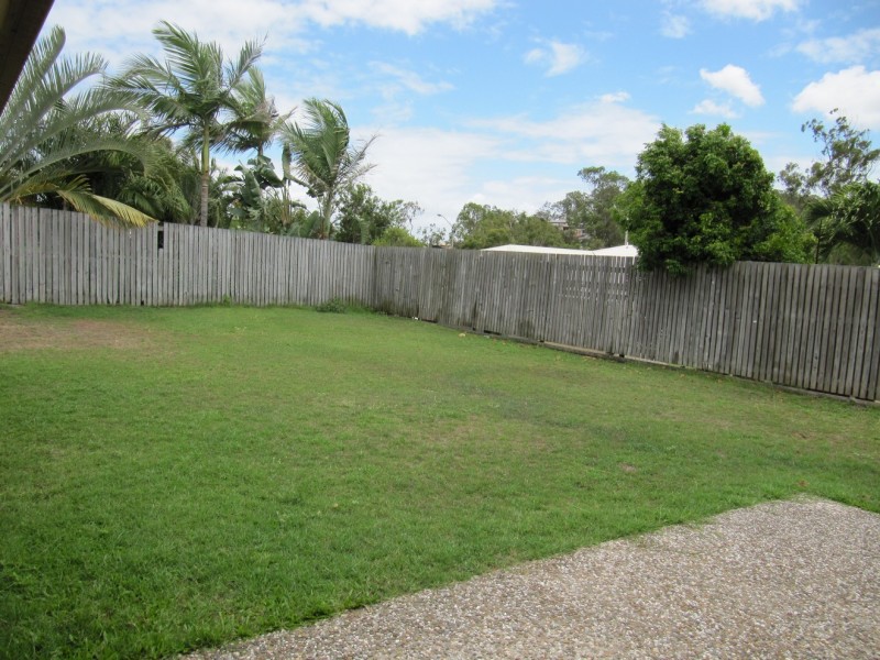 4 Tinaroo Crt., Clinton QLD 4680