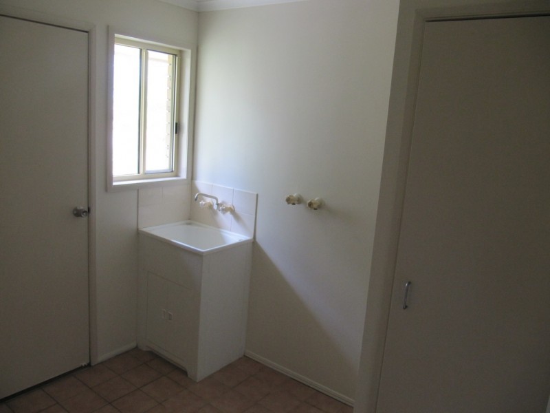 4 Tinaroo Crt., Clinton QLD 4680