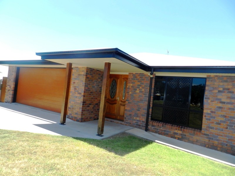 32 Larcom Rise, West Gladstone QLD 4680