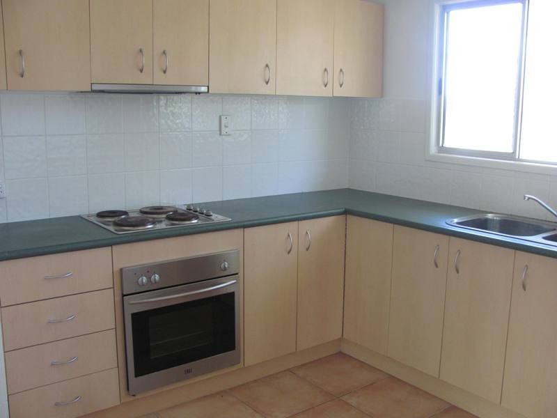 16 Hayes Avenue, Boyne Island QLD 4680