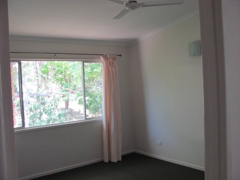 16 Hayes Avenue, Boyne Island QLD 4680