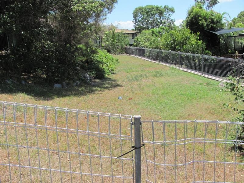 16 Hayes Avenue, Boyne Island QLD 4680