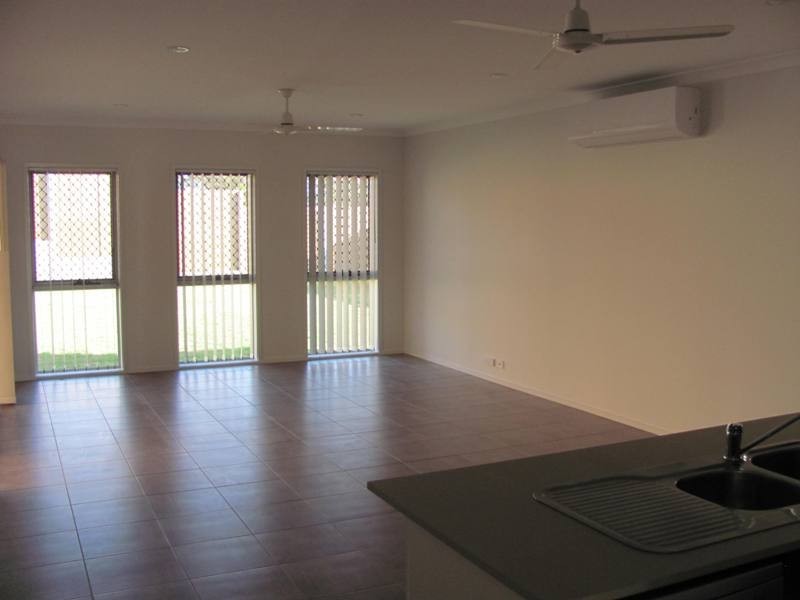 10 Jardine Crescent, Boyne Island QLD 4680