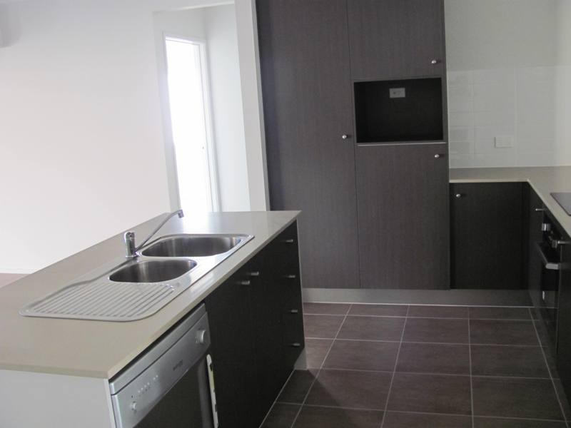 10 Jardine Crescent, Boyne Island QLD 4680