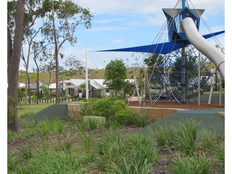 10 Jardine Crescent, Boyne Island QLD 4680