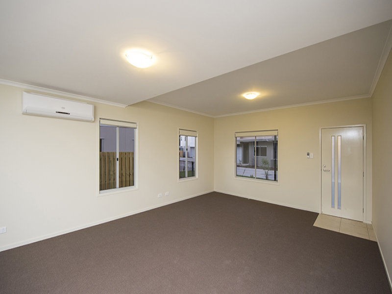 8/1 Collins Lane, Kin Kora QLD 4680