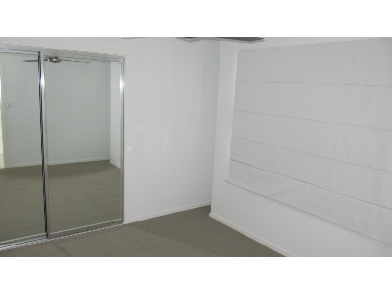 10 Palmerston Crt, New Auckland QLD 4680