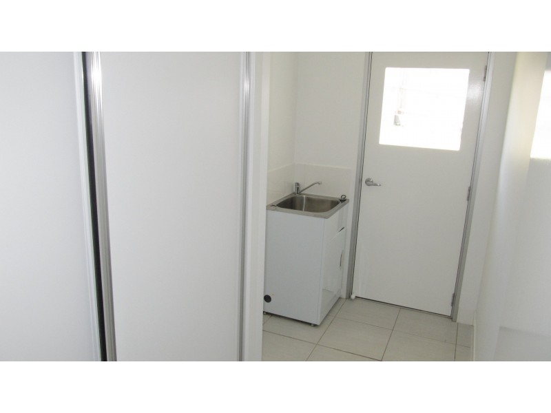 10 Palmerston Crt, New Auckland QLD 4680