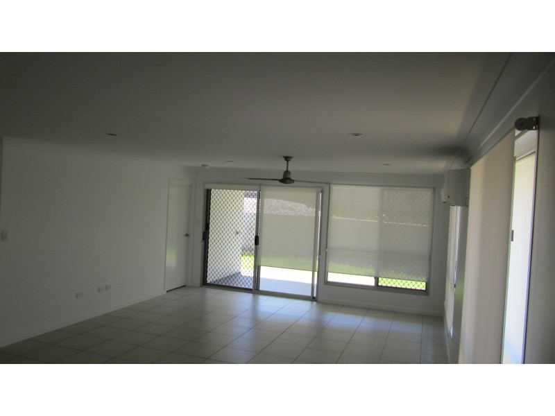 10 Palmerston Crt, New Auckland QLD 4680