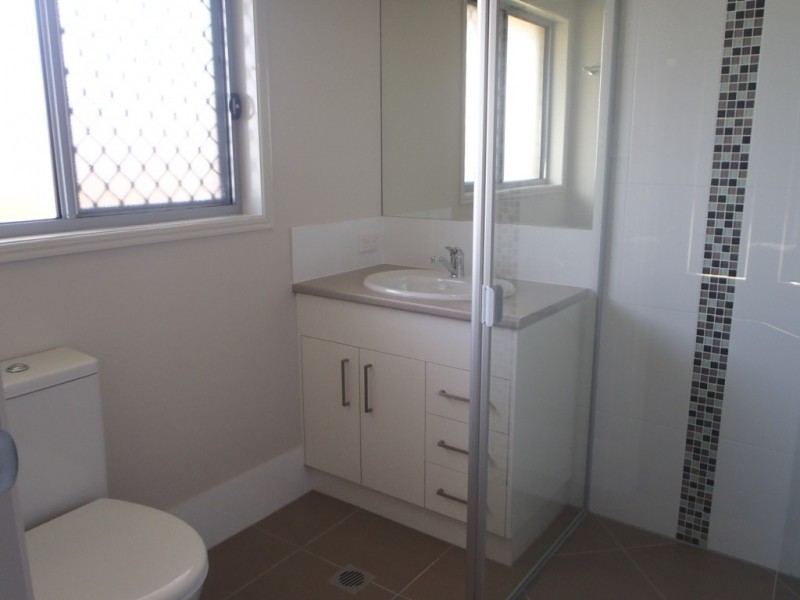 29 Winpara Drive, Kirkwood QLD 4680