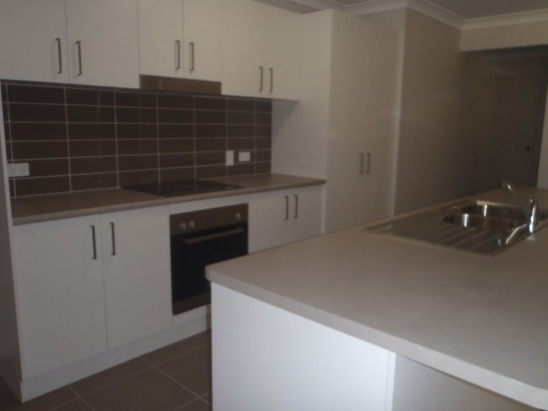 29 Winpara Drive, Kirkwood QLD 4680