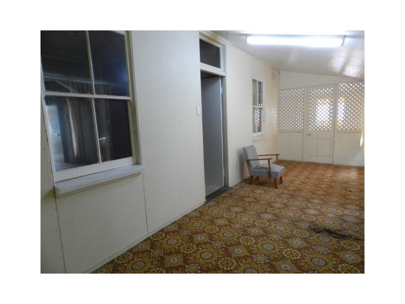 24 Off Street, South Gladstone QLD 4680