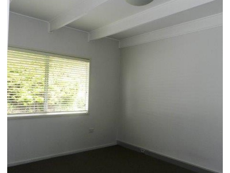 2/33 Watt Street, West Gladstone QLD 4680