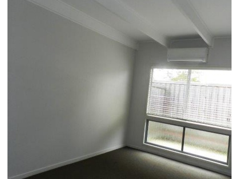 2/33 Watt Street, West Gladstone QLD 4680