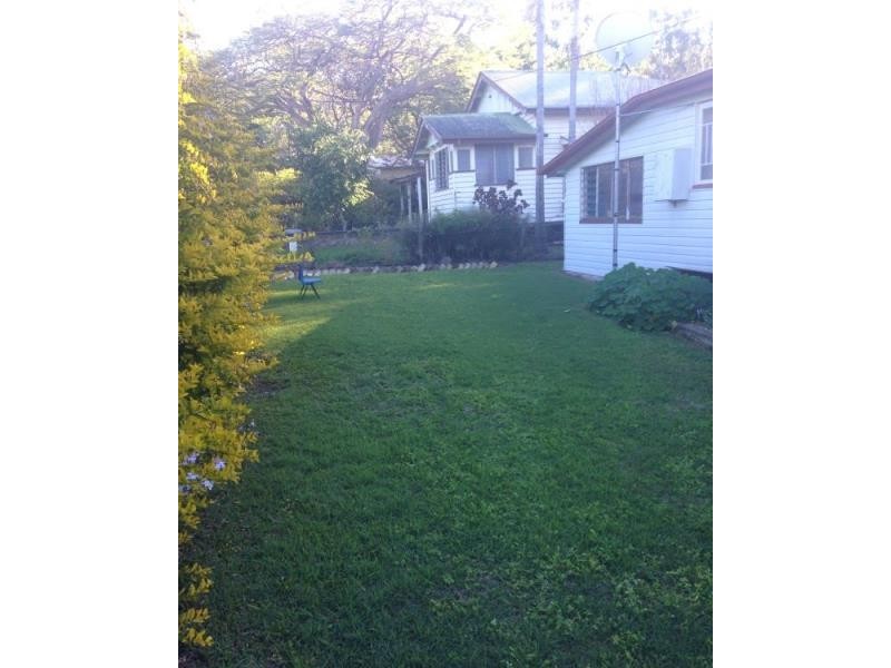 6 Beech St,, Builyan QLD 4680