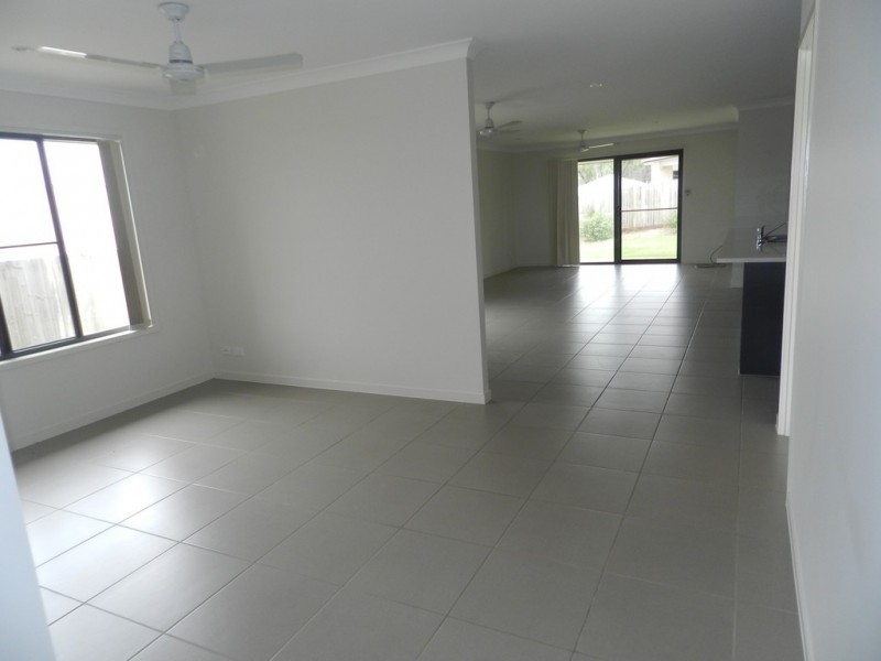 19 Redgum Drive, Kirkwood QLD 4680