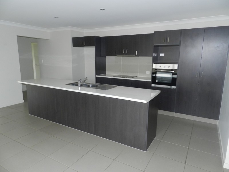 19 Redgum Drive, Kirkwood QLD 4680