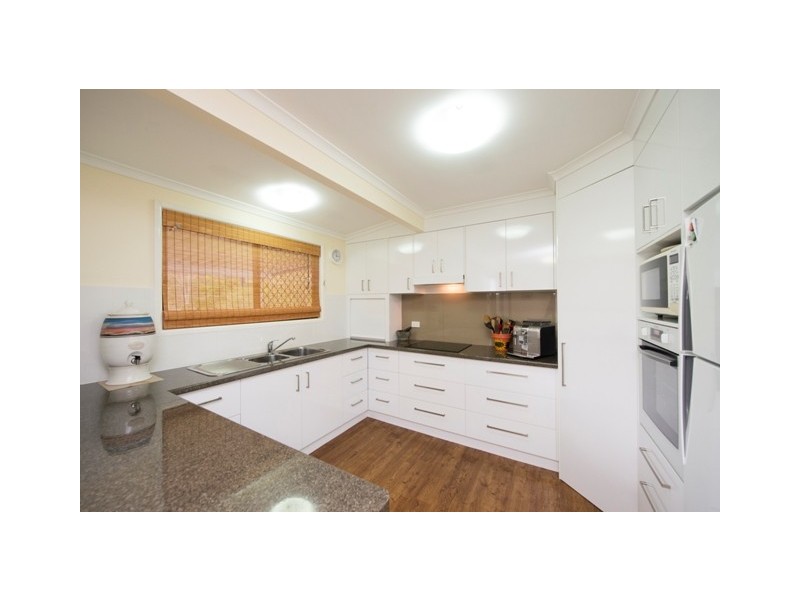 10 Pluto Street, Telina QLD 4680