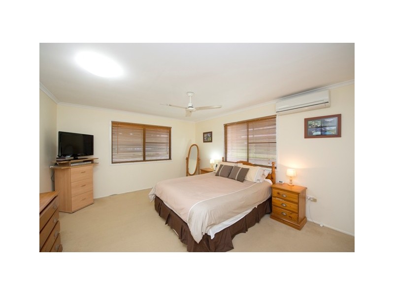 10 Pluto Street, Telina QLD 4680