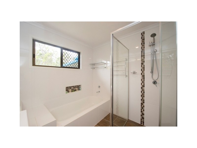 10 Pluto Street, Telina QLD 4680