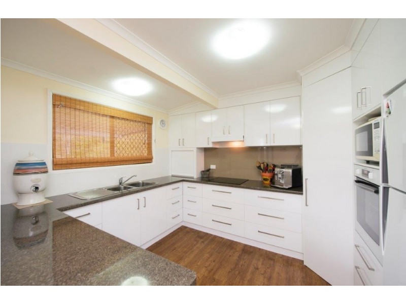 10 Pluto Street, Telina QLD 4680
