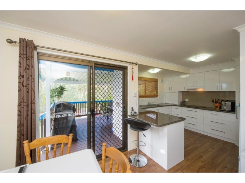 10 Pluto Street, Telina QLD 4680