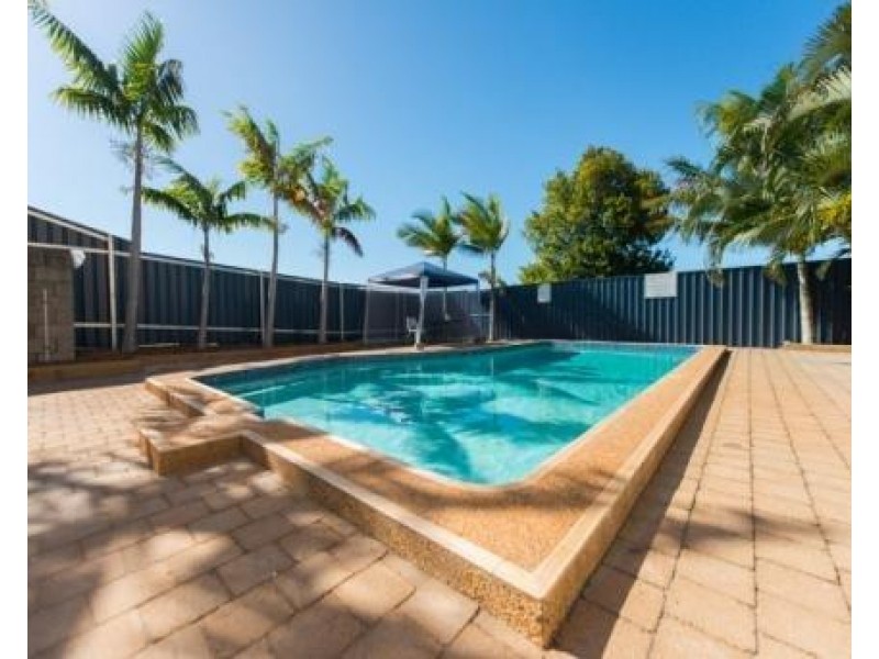 11/7 KENT STREET, West Gladstone QLD 4680