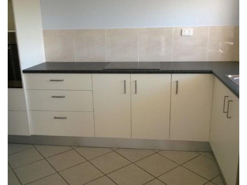 11/7 KENT STREET, West Gladstone QLD 4680