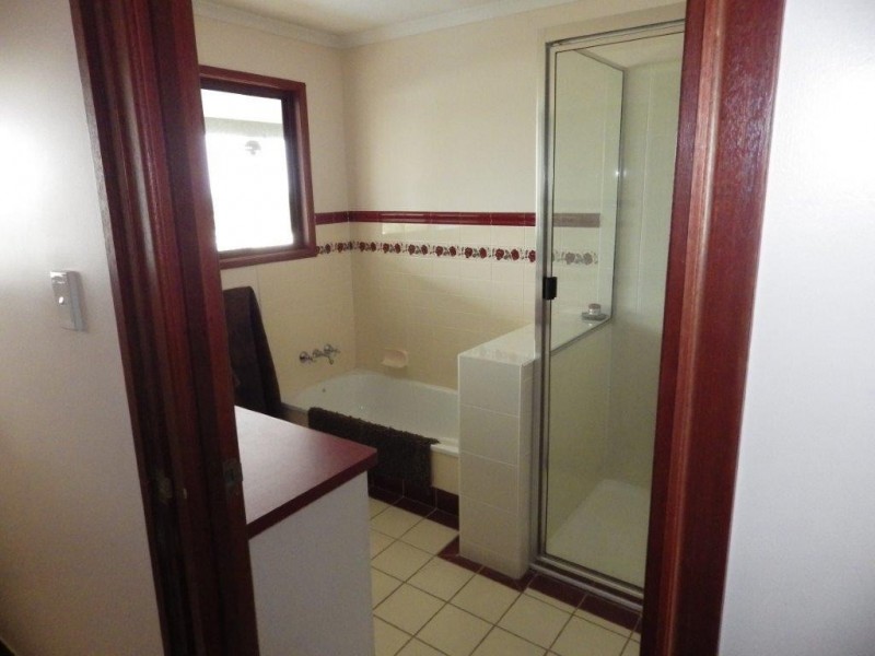 5 Chapple Court, Boyne Island QLD 4680