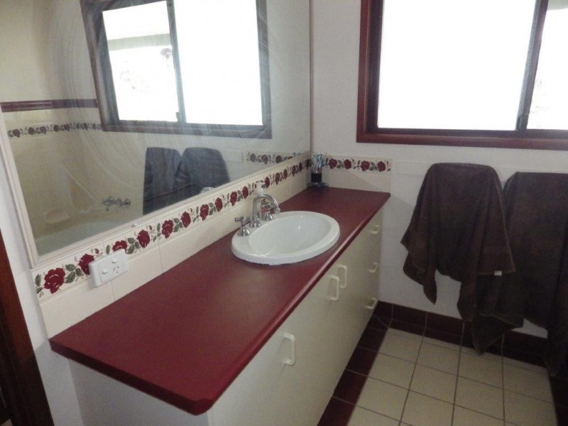 5 Chapple Court, Boyne Island QLD 4680