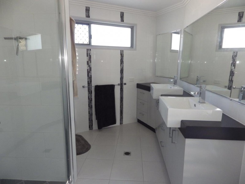 40 Bauhinia Street, Boyne Island QLD 4680