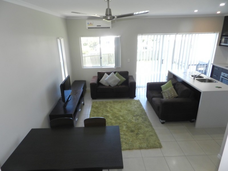 11/9 Cockatoo Drive, New Auckland QLD 4680