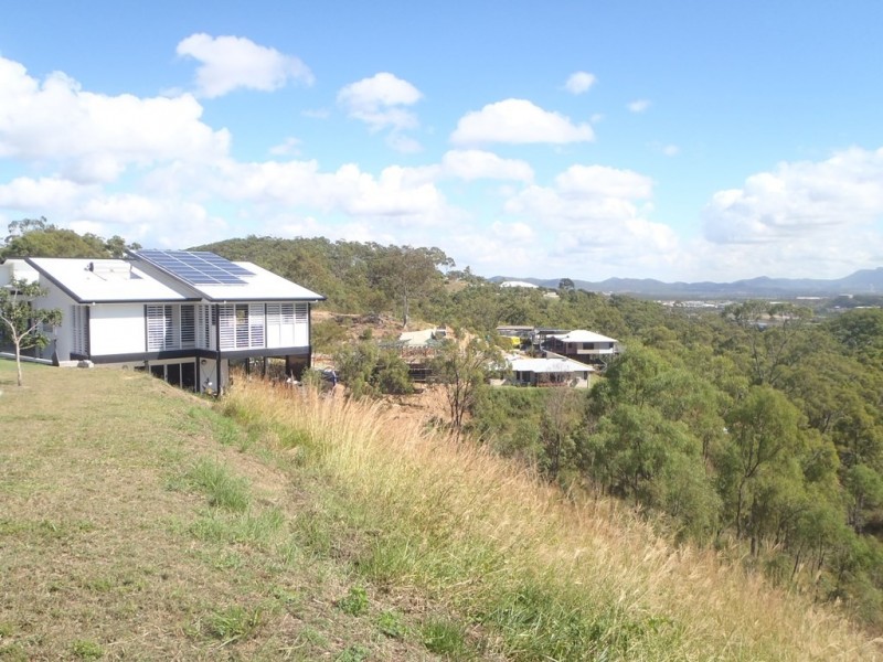 2 West Ridge Crescent, West Gladstone QLD 4680