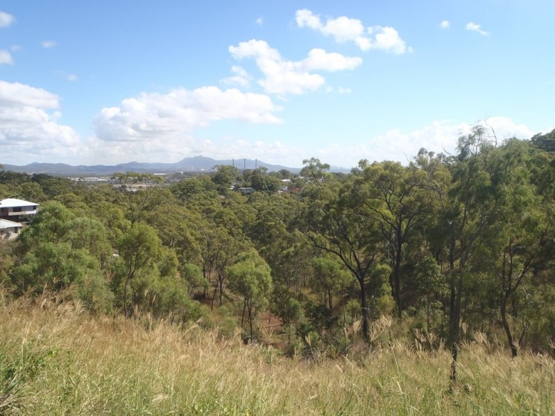 2 West Ridge Crescent, West Gladstone QLD 4680