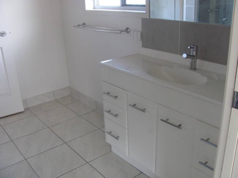 33 Brin Street, Boyne Island QLD 4680