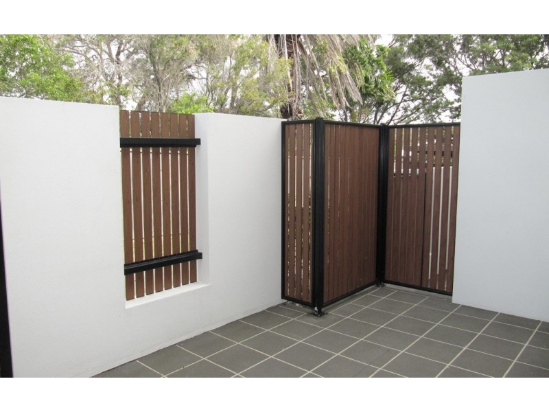 Units 1-4 / 63 Barney St.,, Barney Point QLD 4680