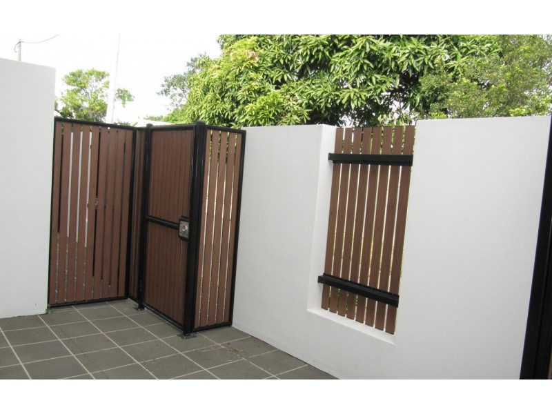 Units 1-4 / 63 Barney St.,, Barney Point QLD 4680