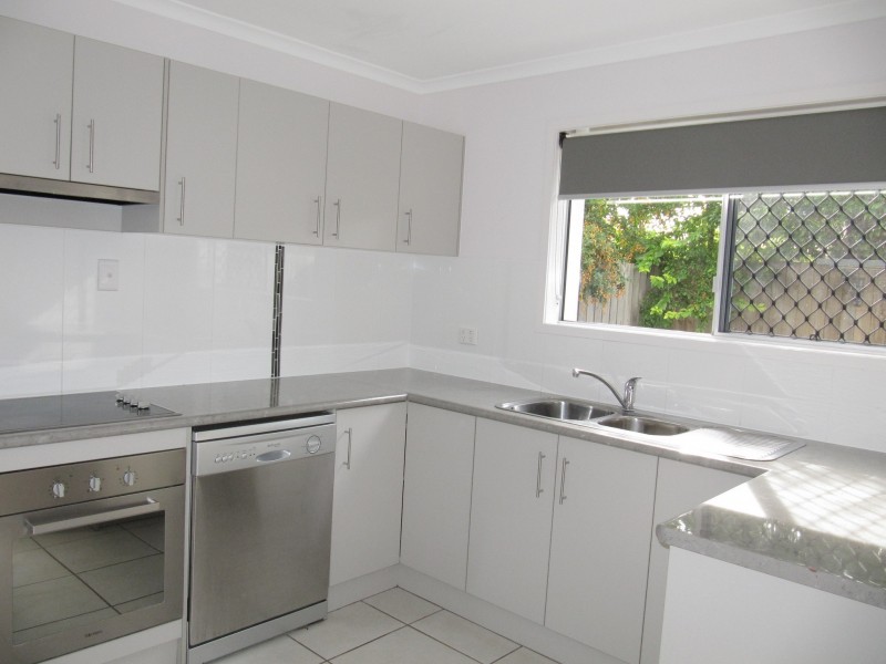 Units 1-4 / 63 Barney St.,, Barney Point QLD 4680