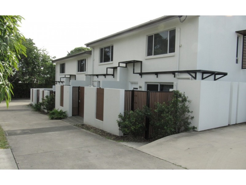 Units 1-4 / 63 Barney St.,, Barney Point QLD 4680