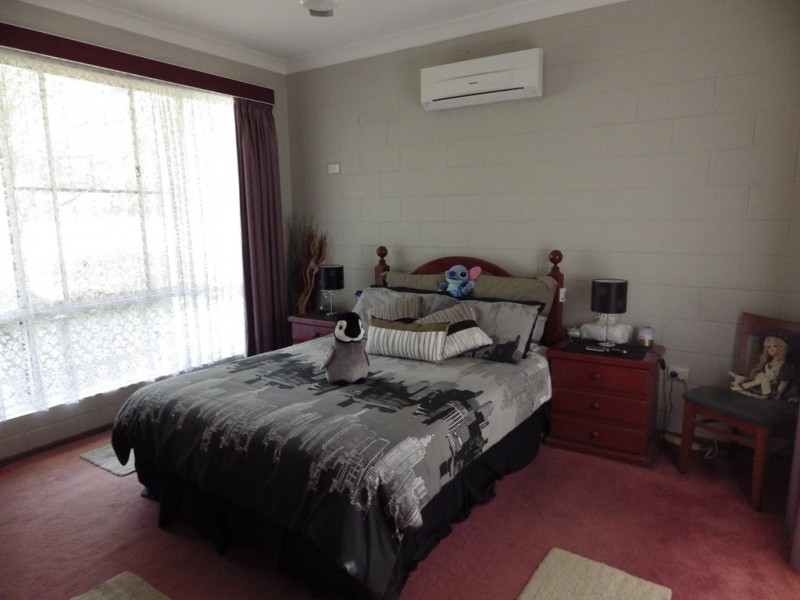 6 Helen Crescent, Wurdong Heights QLD 4680