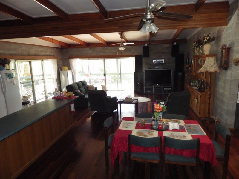 6 Helen Crescent, Wurdong Heights QLD 4680