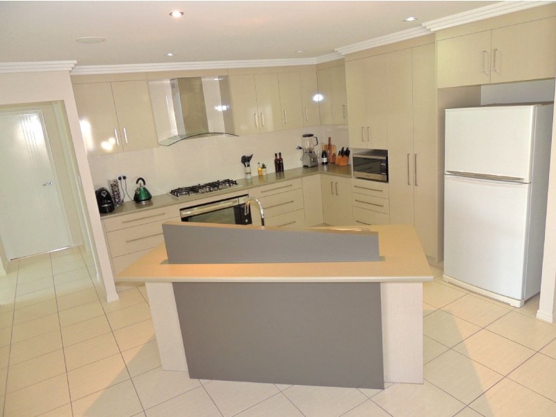 22 Daintree Boulevard, New Auckland QLD 4680