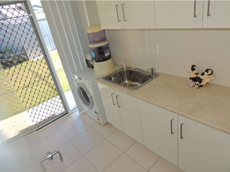 22 Daintree Boulevard, New Auckland QLD 4680