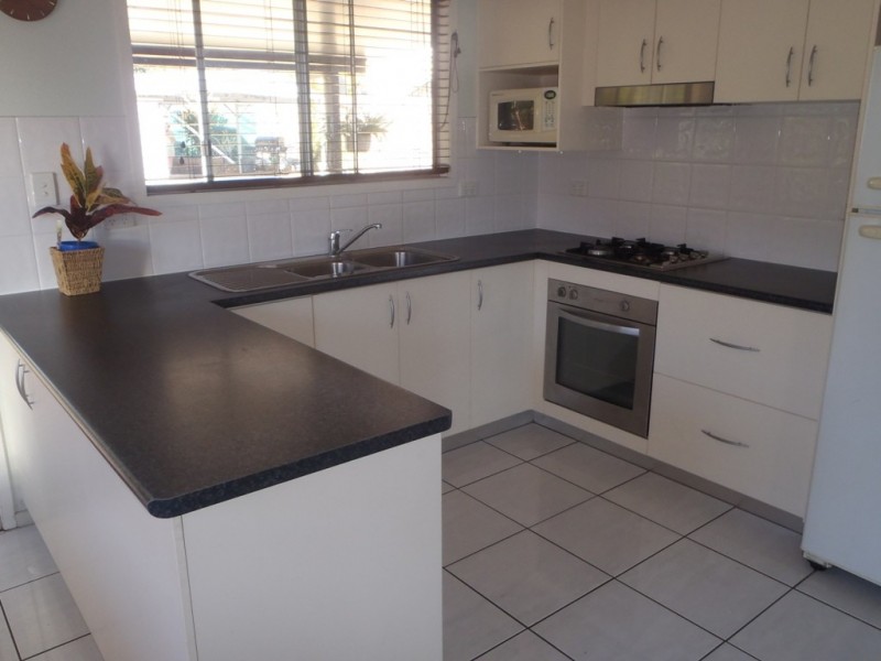 4 Wilkins Street, West Gladstone QLD 4680