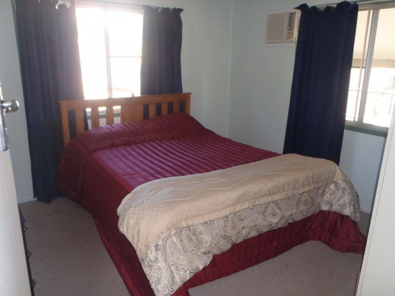 4 Wilkins Street, West Gladstone QLD 4680