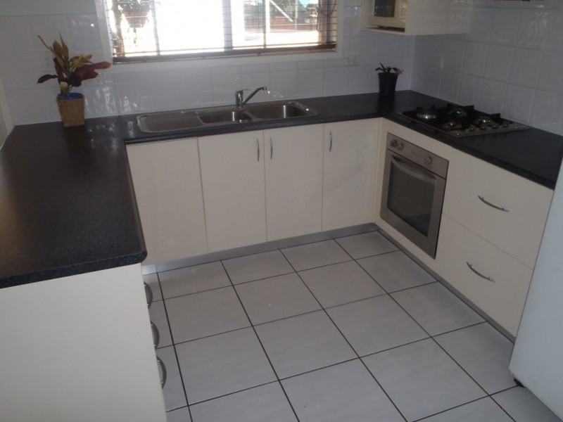 4 Wilkins Street, West Gladstone QLD 4680